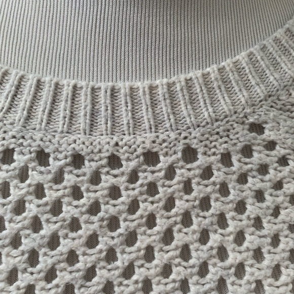 ❄️ Old Navy long sleeve crochet sweater - Picture 5 of 5